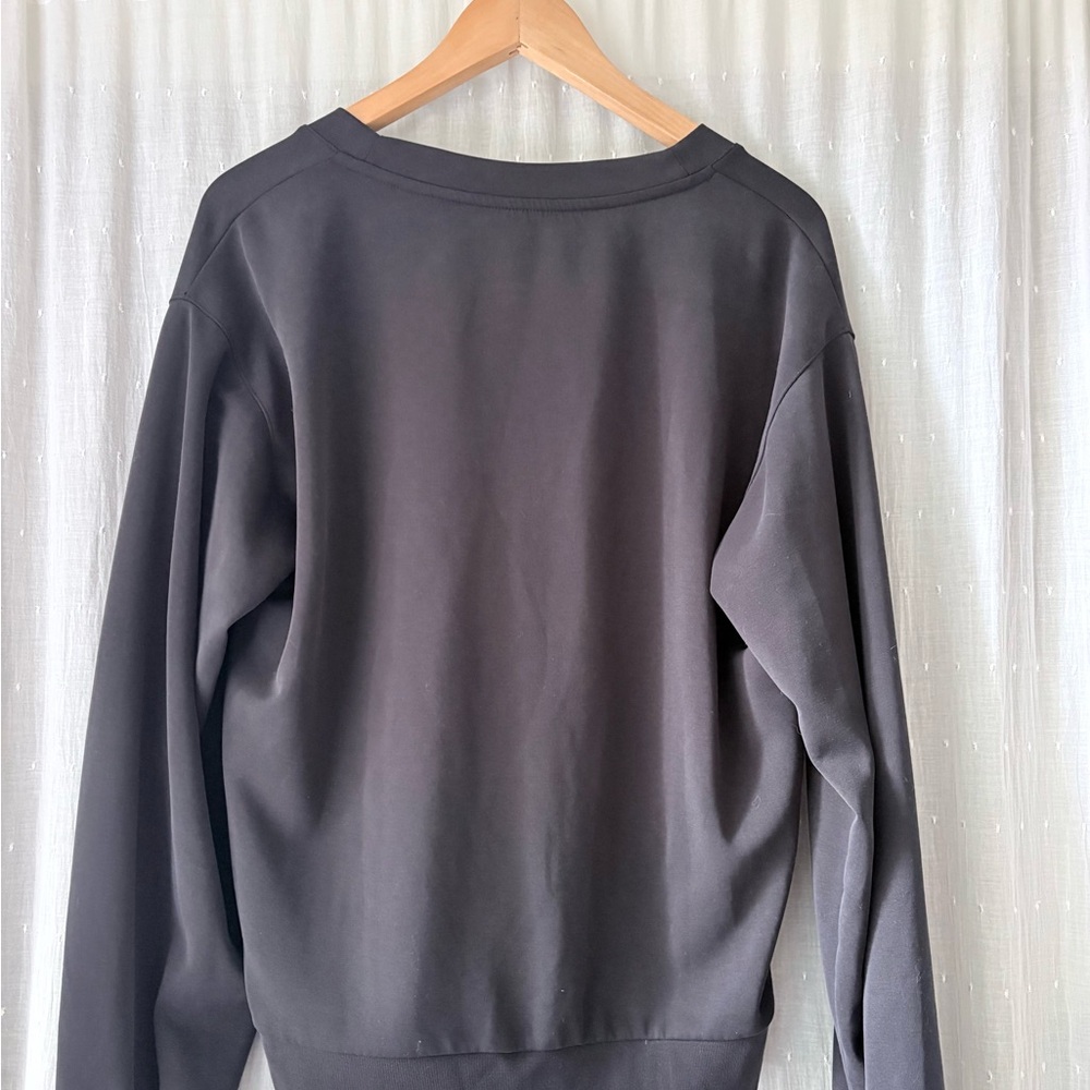 Athleta Willow V Neck Sweatshirt in Black - Picture 4 of 4